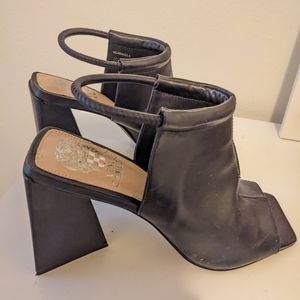 Vince Camuto Avangila Sandals